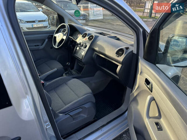 Серый Фольксваген Кадди, объемом двигателя 1.97 л и пробегом 211 тыс. км за 5500 $, фото 12 на Automoto.ua