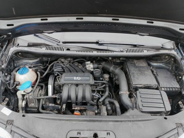 Серый Фольксваген Кадди, объемом двигателя 1.6 л и пробегом 220 тыс. км за 7000 $, фото 22 на Automoto.ua