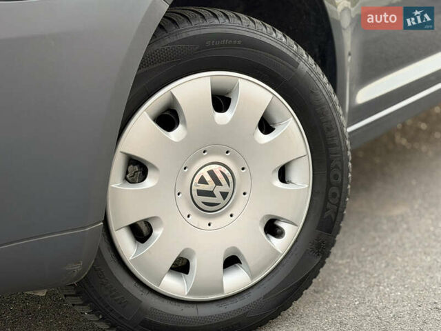Серый Фольксваген Кадди, объемом двигателя 1.6 л и пробегом 227 тыс. км за 7899 $, фото 7 на Automoto.ua