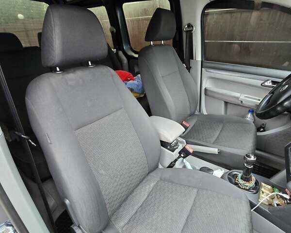 Сірий Фольксваген Кадді, об'ємом двигуна 1.9 л та пробігом 368 тис. км за 6600 $, фото 12 на Automoto.ua