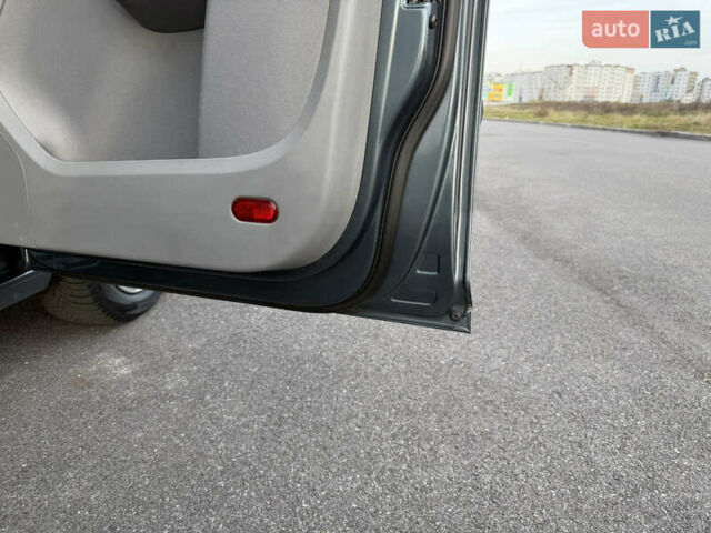 Серый Фольксваген Кадди, объемом двигателя 1.6 л и пробегом 227 тыс. км за 7899 $, фото 73 на Automoto.ua