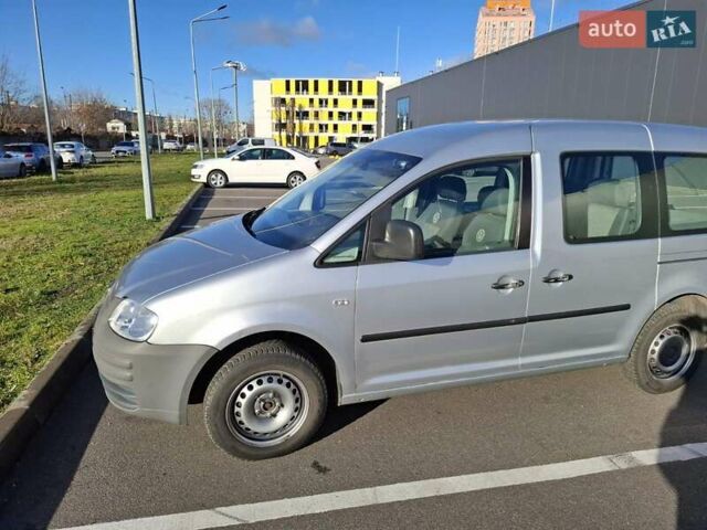 Серый Фольксваген Кадди, объемом двигателя 1.6 л и пробегом 422 тыс. км за 6000 $, фото 5 на Automoto.ua