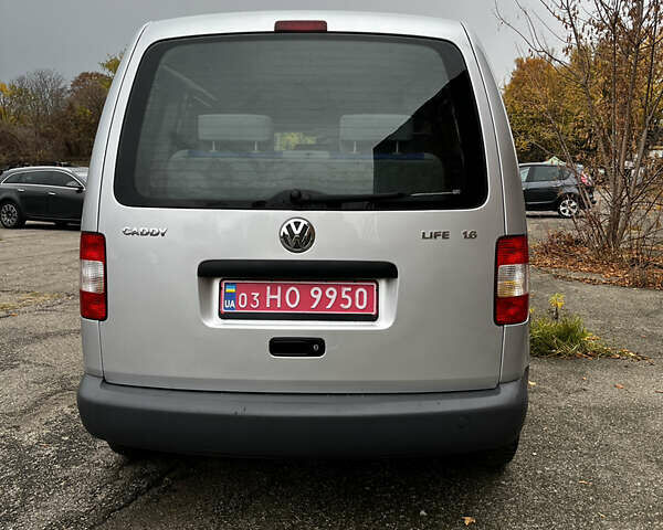 Сірий Фольксваген Кадді, об'ємом двигуна 1.6 л та пробігом 239 тис. км за 7200 $, фото 5 на Automoto.ua