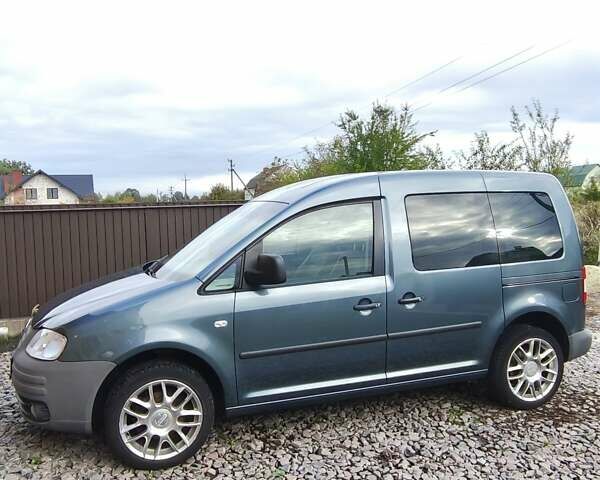 Серый Фольксваген Кадди, объемом двигателя 1.6 л и пробегом 218 тыс. км за 6750 $, фото 1 на Automoto.ua