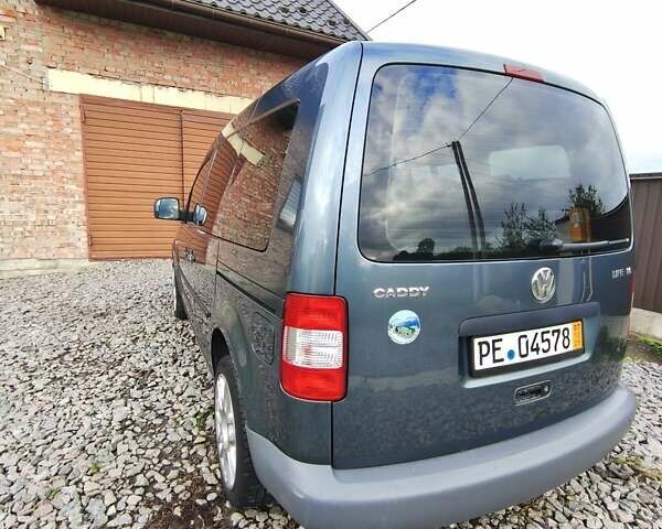 Серый Фольксваген Кадди, объемом двигателя 1.6 л и пробегом 218 тыс. км за 6750 $, фото 3 на Automoto.ua