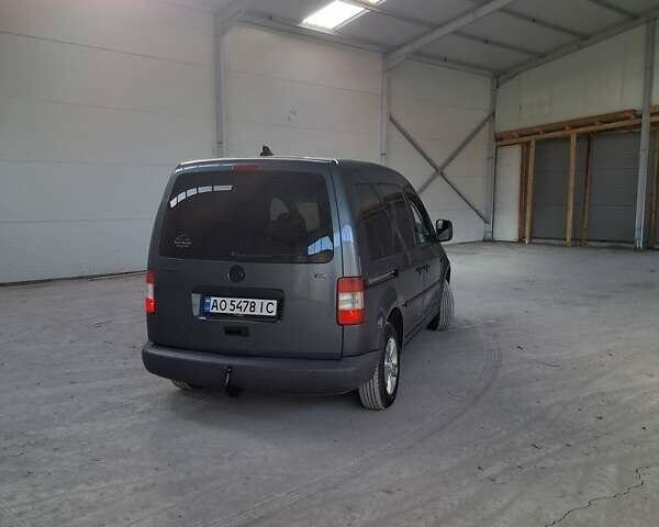 Серый Фольксваген Кадди, объемом двигателя 1.9 л и пробегом 340 тыс. км за 5600 $, фото 2 на Automoto.ua