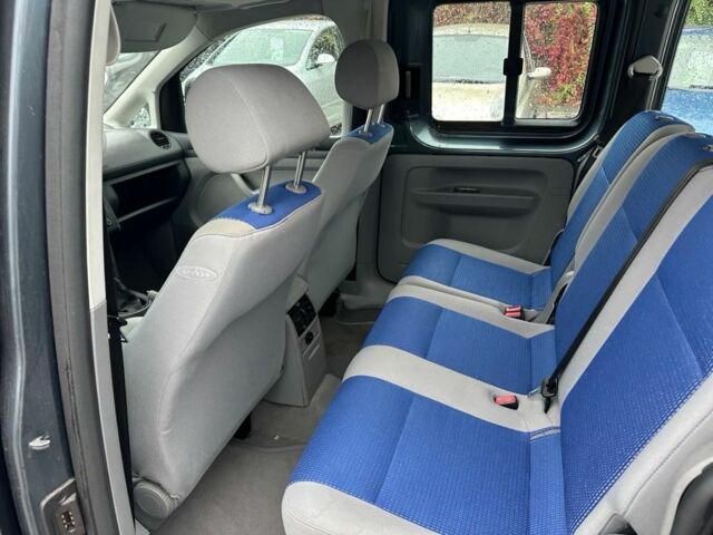 Серый Фольксваген Кадди, объемом двигателя 1.6 л и пробегом 220 тыс. км за 6900 $, фото 7 на Automoto.ua