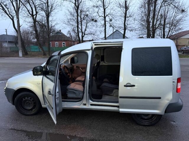 Сірий Фольксваген Кадді, об'ємом двигуна 1.6 л та пробігом 225 тис. км за 5450 $, фото 6 на Automoto.ua