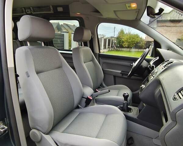 Серый Фольксваген Кадди, объемом двигателя 1.6 л и пробегом 218 тыс. км за 6750 $, фото 34 на Automoto.ua