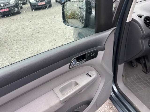 Серый Фольксваген Кадди, объемом двигателя 1.6 л и пробегом 220 тыс. км за 6900 $, фото 11 на Automoto.ua