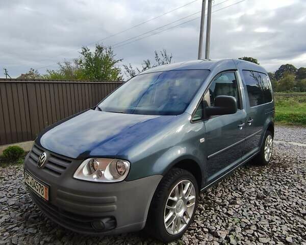 Серый Фольксваген Кадди, объемом двигателя 1.6 л и пробегом 218 тыс. км за 6750 $, фото 2 на Automoto.ua