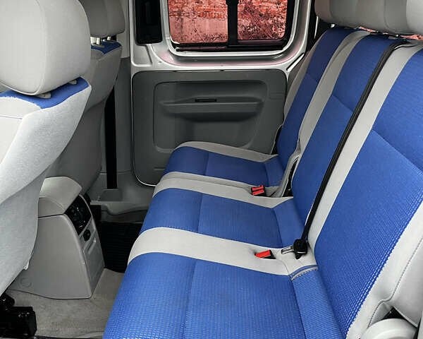 Сірий Фольксваген Кадді, об'ємом двигуна 1.6 л та пробігом 239 тис. км за 7200 $, фото 22 на Automoto.ua