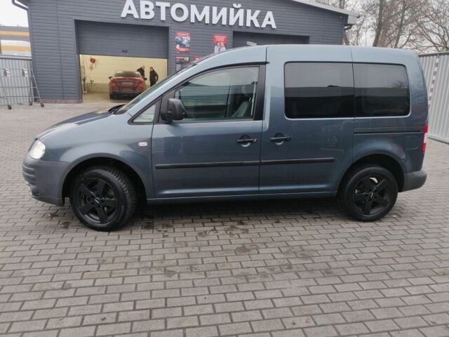 Серый Фольксваген Кадди, объемом двигателя 1.6 л и пробегом 220 тыс. км за 7000 $, фото 3 на Automoto.ua