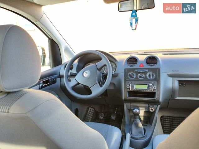 Серый Фольксваген Кадди, объемом двигателя 1.6 л и пробегом 219 тыс. км за 6650 $, фото 21 на Automoto.ua