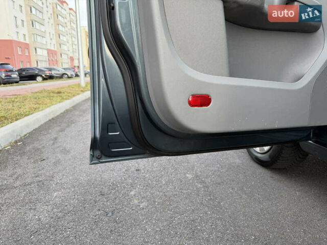 Серый Фольксваген Кадди, объемом двигателя 1.6 л и пробегом 227 тыс. км за 7899 $, фото 44 на Automoto.ua