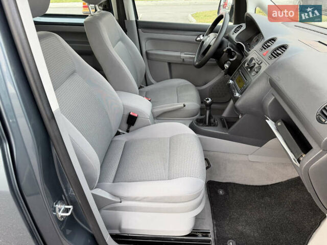 Серый Фольксваген Кадди, объемом двигателя 1.6 л и пробегом 227 тыс. км за 7899 $, фото 67 на Automoto.ua