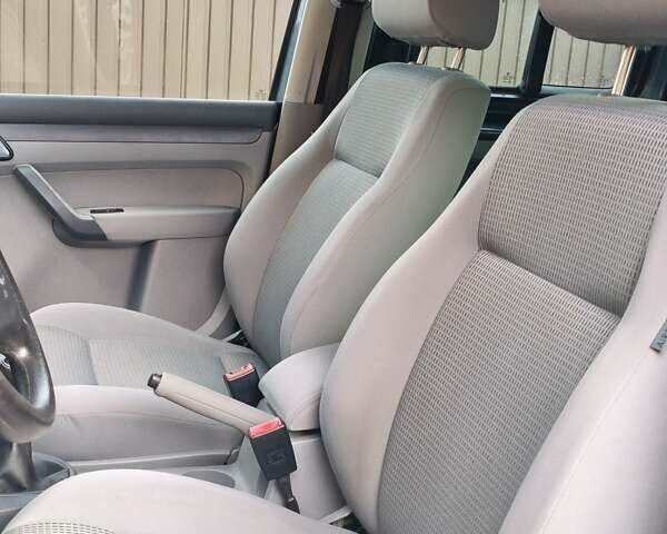 Серый Фольксваген Кадди, объемом двигателя 1.6 л и пробегом 218 тыс. км за 6750 $, фото 31 на Automoto.ua