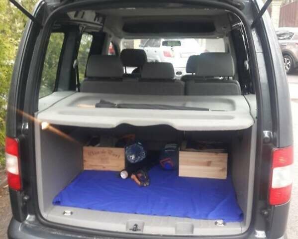 Серый Фольксваген Кадди, объемом двигателя 1.6 л и пробегом 190 тыс. км за 8000 $, фото 10 на Automoto.ua