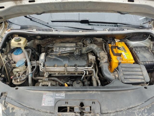 Фольксваген Кадди 2007 в Краматорске на Automoto.ua Серый Фольксваген Кадди, объемом двигателя 2 л и пробегом 237 тыс. км за 5500 $, фото 5 на Automoto.ua