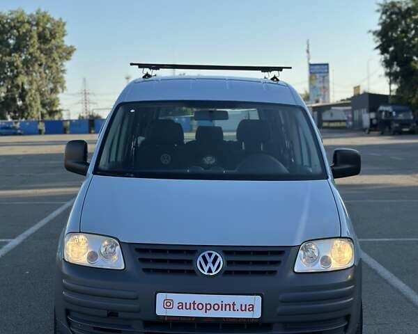 Серый Фольксваген Кадди, объемом двигателя 1.6 л и пробегом 317 тыс. км за 5700 $, фото 1 на Automoto.ua