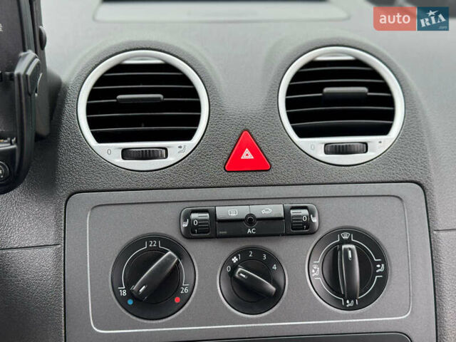 Серый Фольксваген Кадди, объемом двигателя 1.6 л и пробегом 259 тыс. км за 7900 $, фото 63 на Automoto.ua