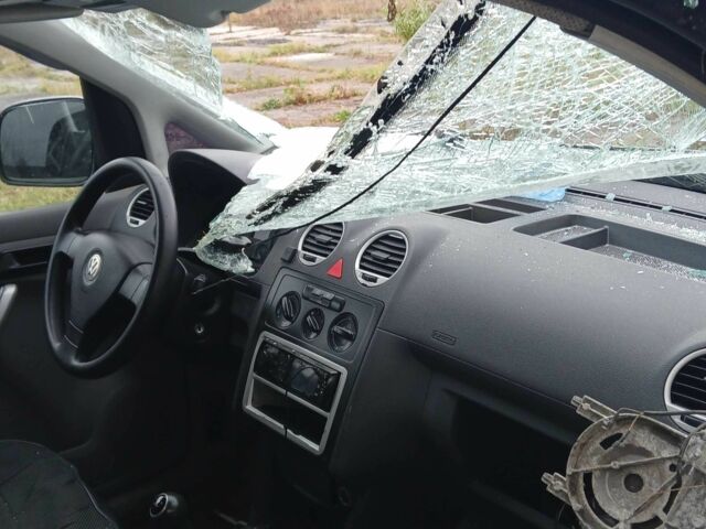 Серый Фольксваген Кадди, объемом двигателя 1.9 л и пробегом 361 тыс. км за 1700 $, фото 3 на Automoto.ua