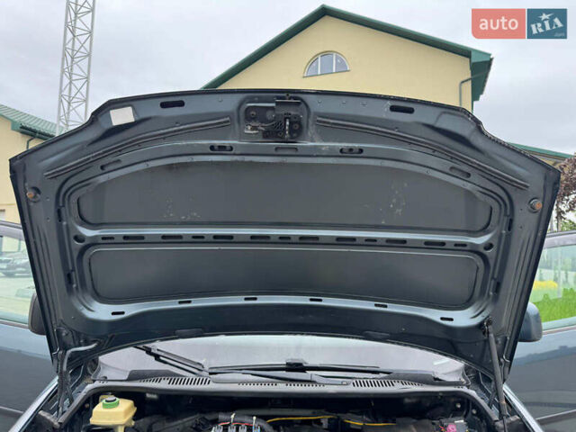 Серый Фольксваген Кадди, объемом двигателя 1.6 л и пробегом 259 тыс. км за 7900 $, фото 95 на Automoto.ua