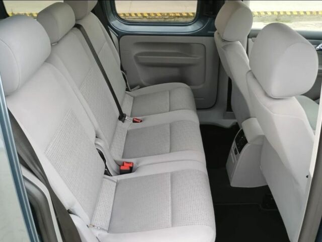 Серый Фольксваген Кадди, объемом двигателя 1.9 л и пробегом 230 тыс. км за 3200 $, фото 9 на Automoto.ua