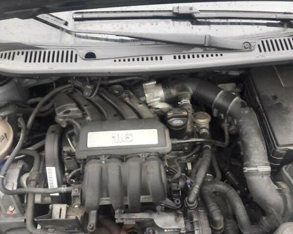 Серый Фольксваген Кадди, объемом двигателя 1.6 л и пробегом 190 тыс. км за 8000 $, фото 6 на Automoto.ua