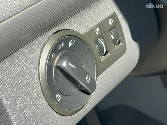 Серый Фольксваген Кадди, объемом двигателя 1.9 л и пробегом 302 тыс. км за 6440 $, фото 10 на Automoto.ua