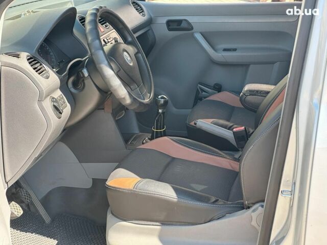 Серый Фольксваген Кадди, объемом двигателя 1.9 л и пробегом 302 тыс. км за 6440 $, фото 8 на Automoto.ua