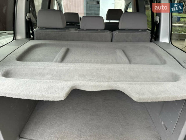 Серый Фольксваген Кадди, объемом двигателя 1.6 л и пробегом 230 тыс. км за 7270 $, фото 2 на Automoto.ua