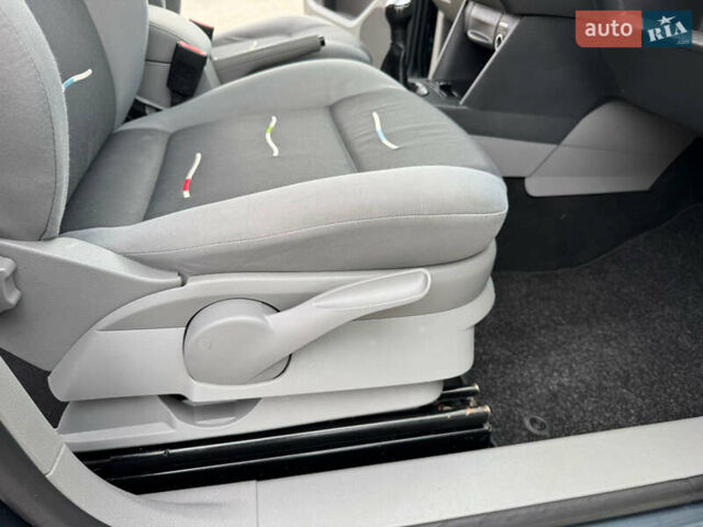 Серый Фольксваген Кадди, объемом двигателя 1.6 л и пробегом 259 тыс. км за 7900 $, фото 89 на Automoto.ua