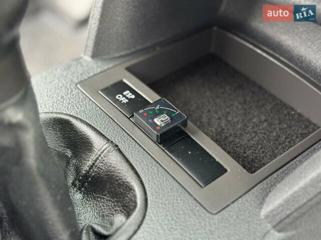 Серый Фольксваген Кадди, объемом двигателя 1.6 л и пробегом 259 тыс. км за 7900 $, фото 56 на Automoto.ua