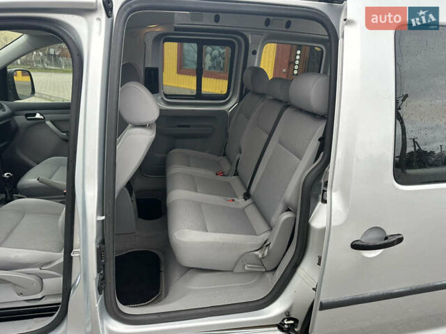 Серый Фольксваген Кадди, объемом двигателя 1.6 л и пробегом 230 тыс. км за 7270 $, фото 22 на Automoto.ua