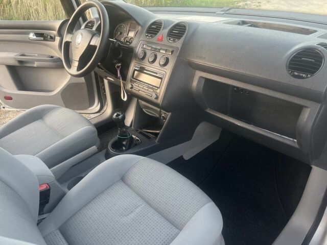 Серый Фольксваген Кадди, объемом двигателя 0 л и пробегом 190 тыс. км за 1870 $, фото 6 на Automoto.ua