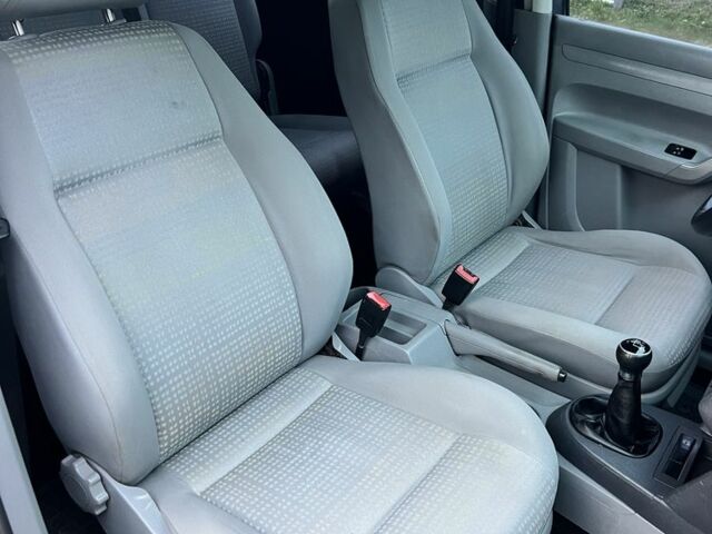 Сірий Фольксваген Кадді, об'ємом двигуна 1.9 л та пробігом 300 тис. км за 7700 $, фото 6 на Automoto.ua