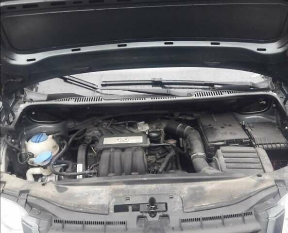 Серый Фольксваген Кадди, объемом двигателя 1.6 л и пробегом 190 тыс. км за 8000 $, фото 5 на Automoto.ua