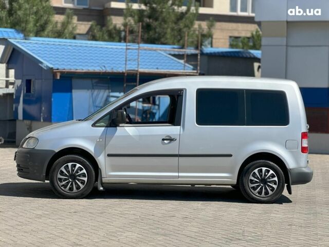 Серый Фольксваген Кадди, объемом двигателя 1.9 л и пробегом 302 тыс. км за 6440 $, фото 6 на Automoto.ua
