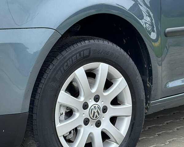 Серый Фольксваген Кадди, объемом двигателя 1.6 л и пробегом 259 тыс. км за 7900 $, фото 10 на Automoto.ua