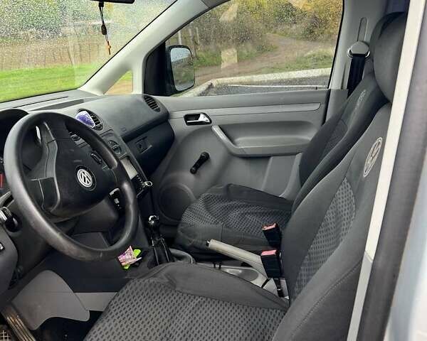 Серый Фольксваген Кадди, объемом двигателя 1.39 л и пробегом 200 тыс. км за 5500 $, фото 7 на Automoto.ua