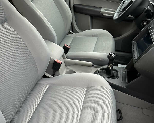 Серый Фольксваген Кадди, объемом двигателя 1.6 л и пробегом 230 тыс. км за 7270 $, фото 14 на Automoto.ua