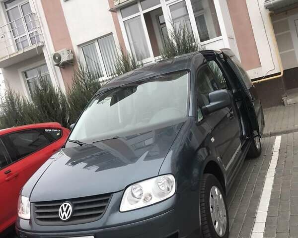 Серый Фольксваген Кадди, объемом двигателя 1.6 л и пробегом 190 тыс. км за 8000 $, фото 2 на Automoto.ua