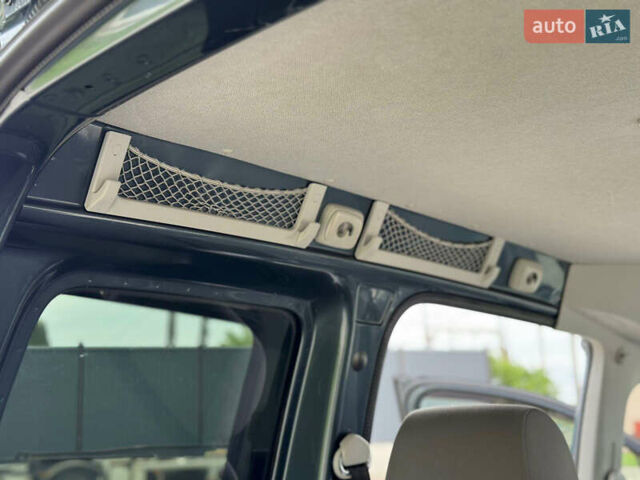 Серый Фольксваген Кадди, объемом двигателя 1.6 л и пробегом 259 тыс. км за 7900 $, фото 69 на Automoto.ua