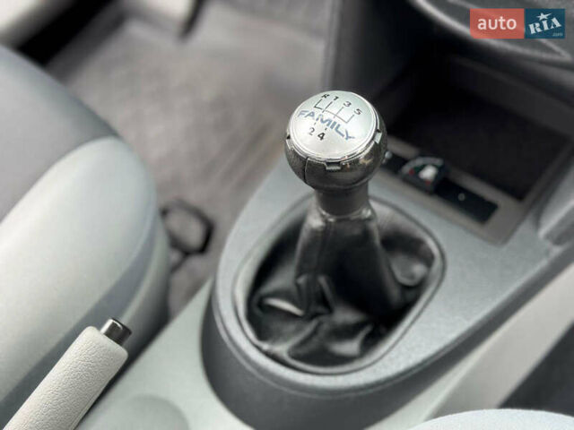 Серый Фольксваген Кадди, объемом двигателя 1.6 л и пробегом 259 тыс. км за 7900 $, фото 55 на Automoto.ua