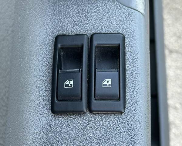 Серый Фольксваген Кадди, объемом двигателя 1.6 л и пробегом 317 тыс. км за 5700 $, фото 22 на Automoto.ua