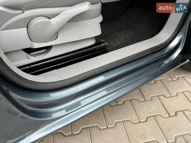 Серый Фольксваген Кадди, объемом двигателя 1.6 л и пробегом 259 тыс. км за 7900 $, фото 87 на Automoto.ua