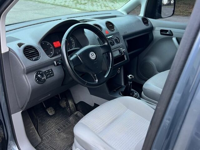 Сірий Фольксваген Кадді, об'ємом двигуна 1.9 л та пробігом 300 тис. км за 7700 $, фото 3 на Automoto.ua