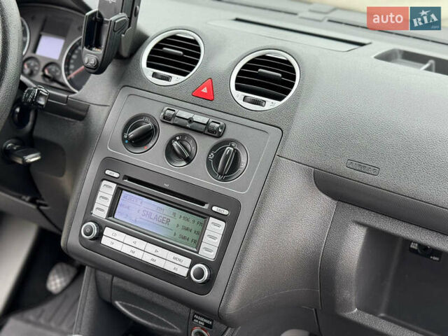 Серый Фольксваген Кадди, объемом двигателя 1.6 л и пробегом 259 тыс. км за 7900 $, фото 45 на Automoto.ua