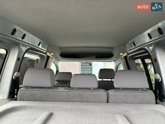 Серый Фольксваген Кадди, объемом двигателя 1.6 л и пробегом 230 тыс. км за 7270 $, фото 3 на Automoto.ua